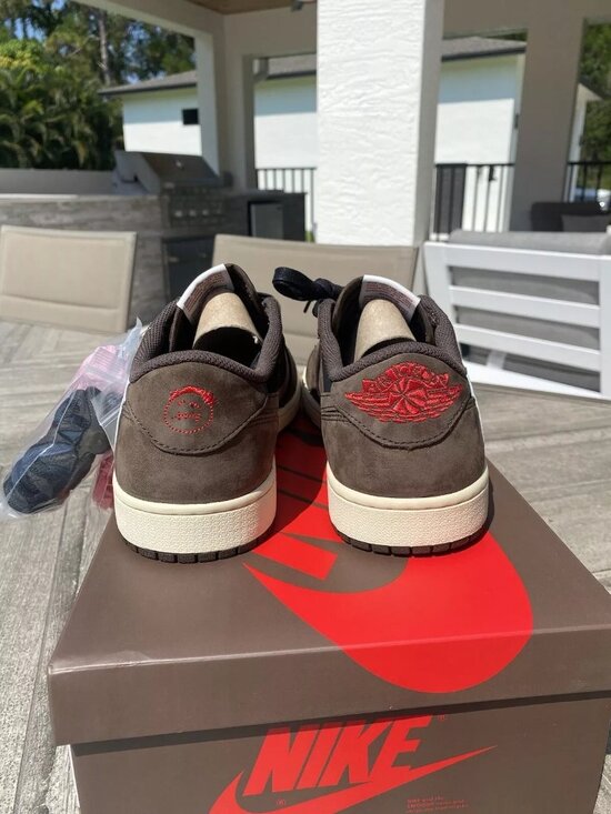 Travis Scott x Air Jordan 1 Retro Low OG \'Reverse Mocha\' main image 5